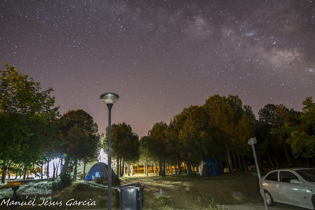 Camping Valdearenas Iznajar Exterior photo