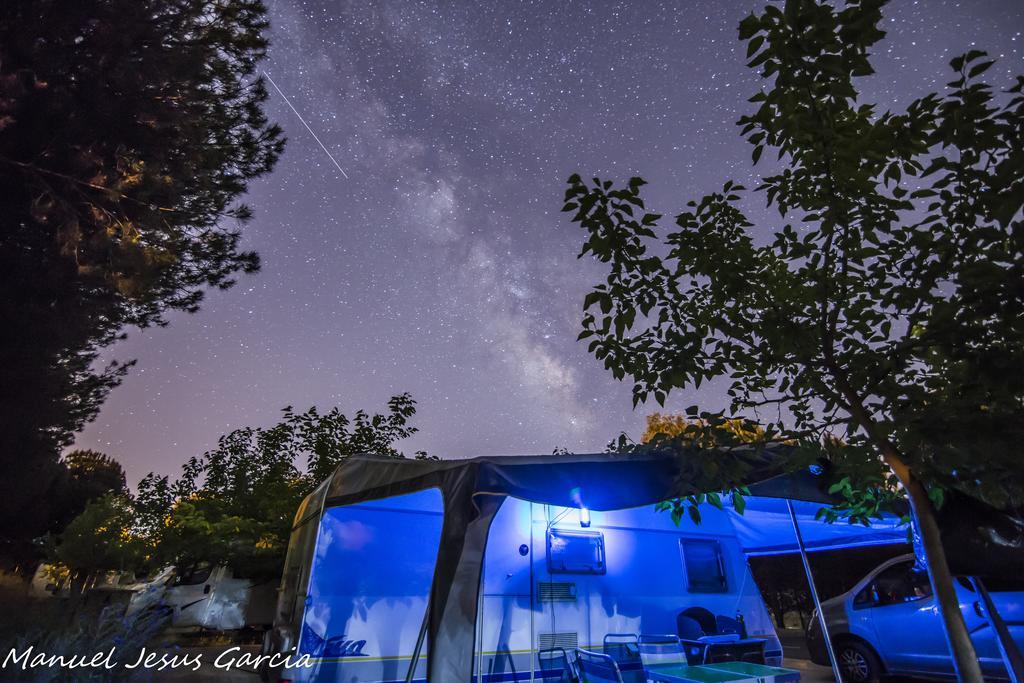 Camping Valdearenas Iznajar Exterior photo